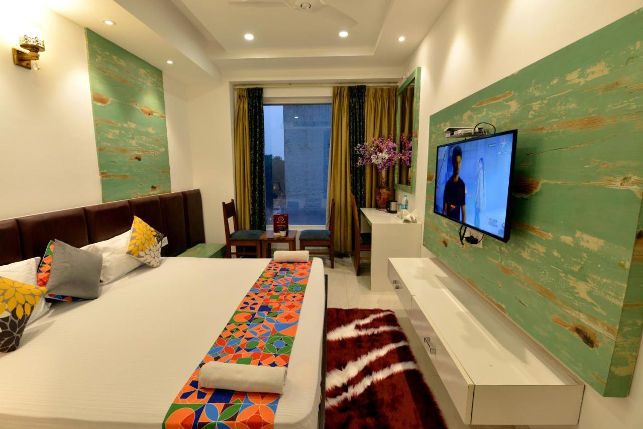 Hotel The Yellow Nayagaon Bagian luar foto