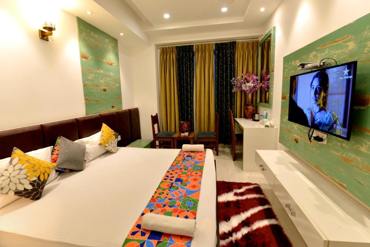 Hotel The Yellow Nayagaon Bagian luar foto