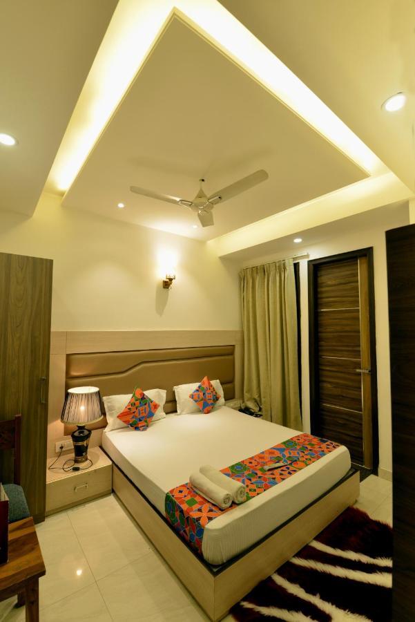 Hotel The Yellow Nayagaon Bagian luar foto