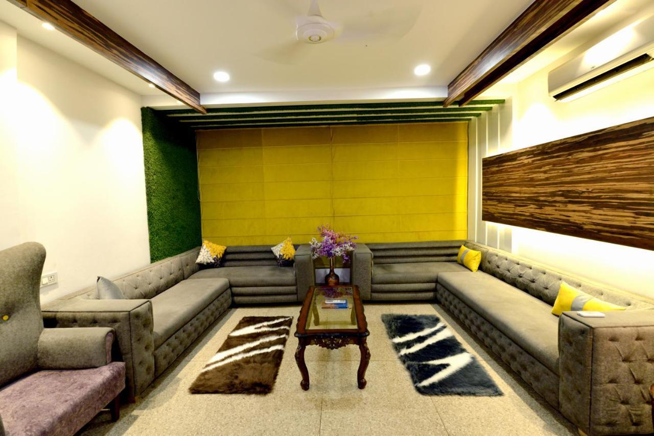 Hotel The Yellow Nayagaon Bagian luar foto