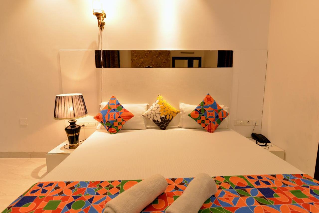 Hotel The Yellow Nayagaon Bagian luar foto