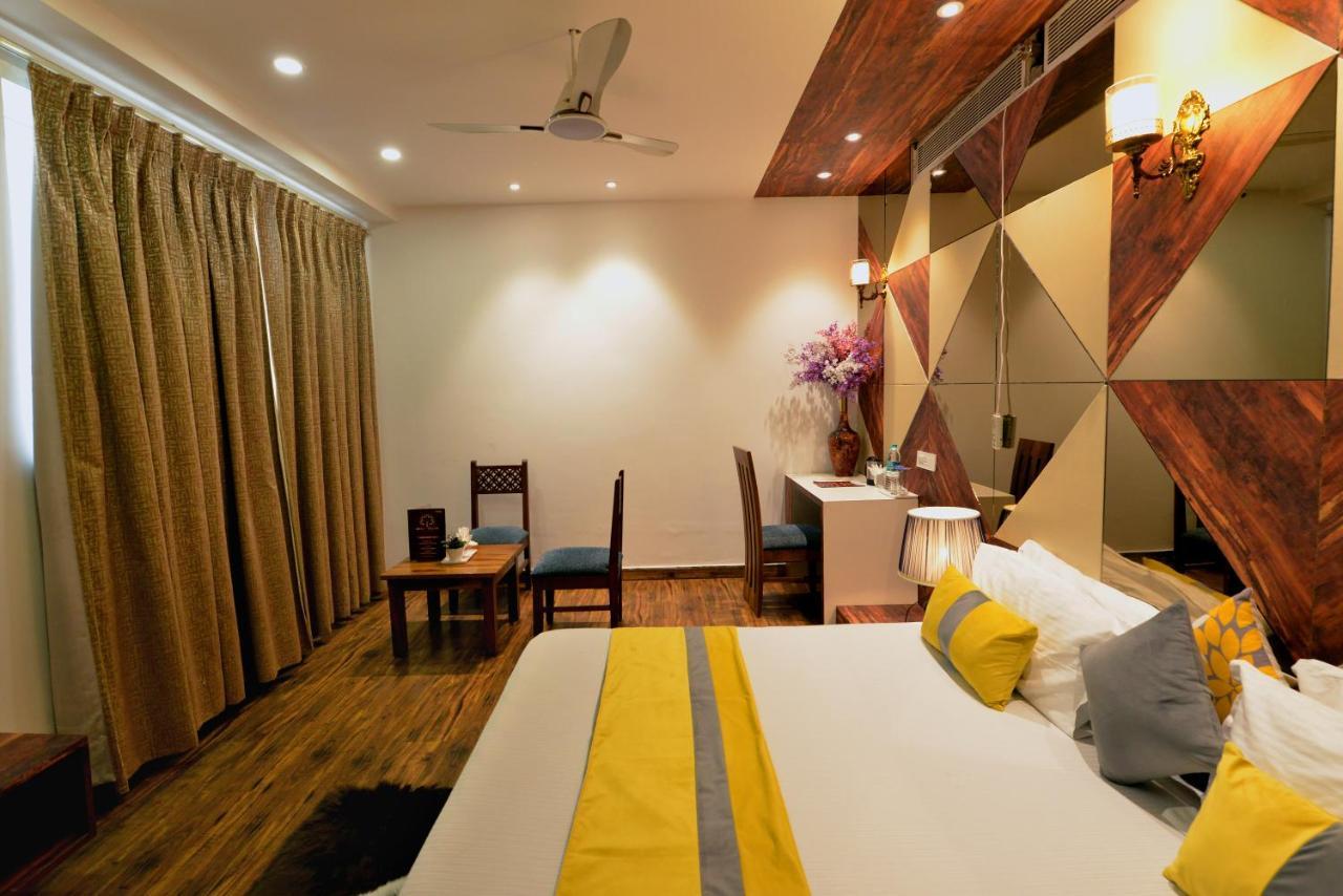 Hotel The Yellow Nayagaon Bagian luar foto