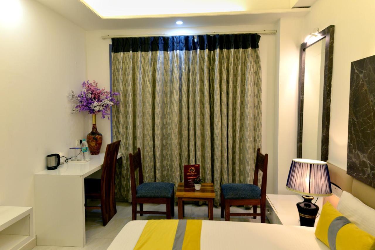 Hotel The Yellow Nayagaon Bagian luar foto