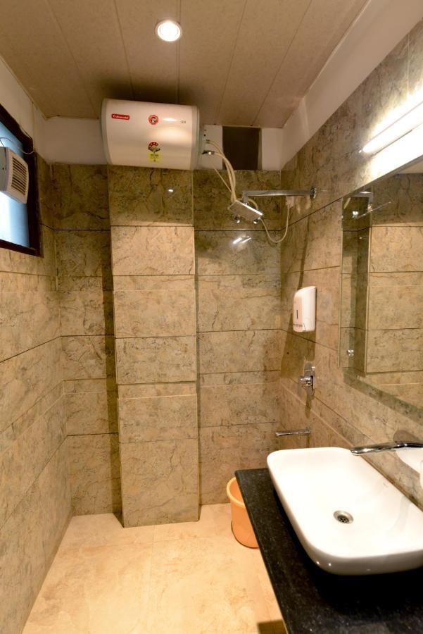 Hotel The Yellow Nayagaon Bagian luar foto