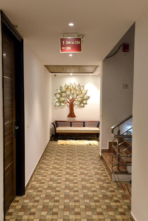 Hotel The Yellow Nayagaon Bagian luar foto