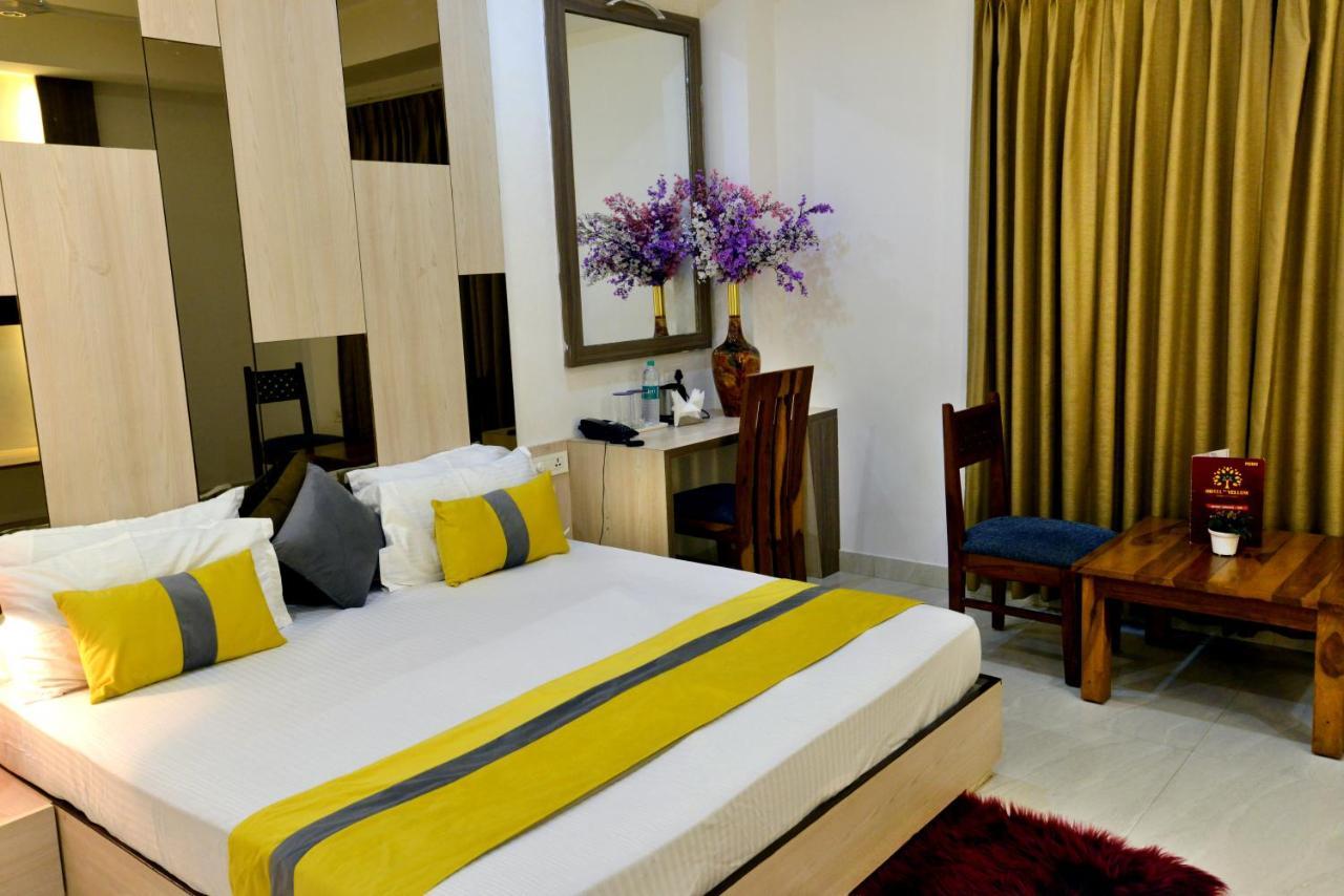 Hotel The Yellow Nayagaon Bagian luar foto