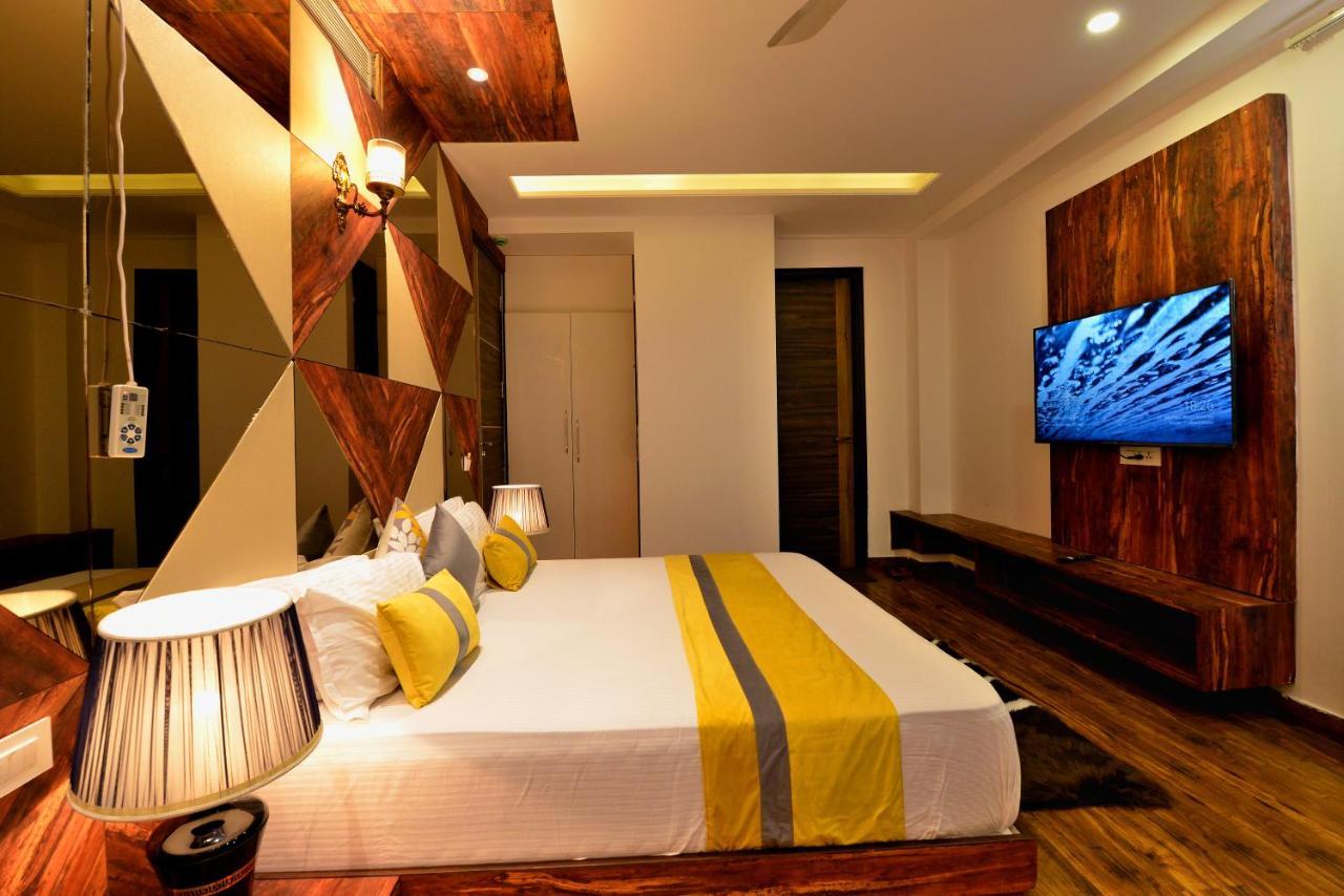 Hotel The Yellow Nayagaon Bagian luar foto