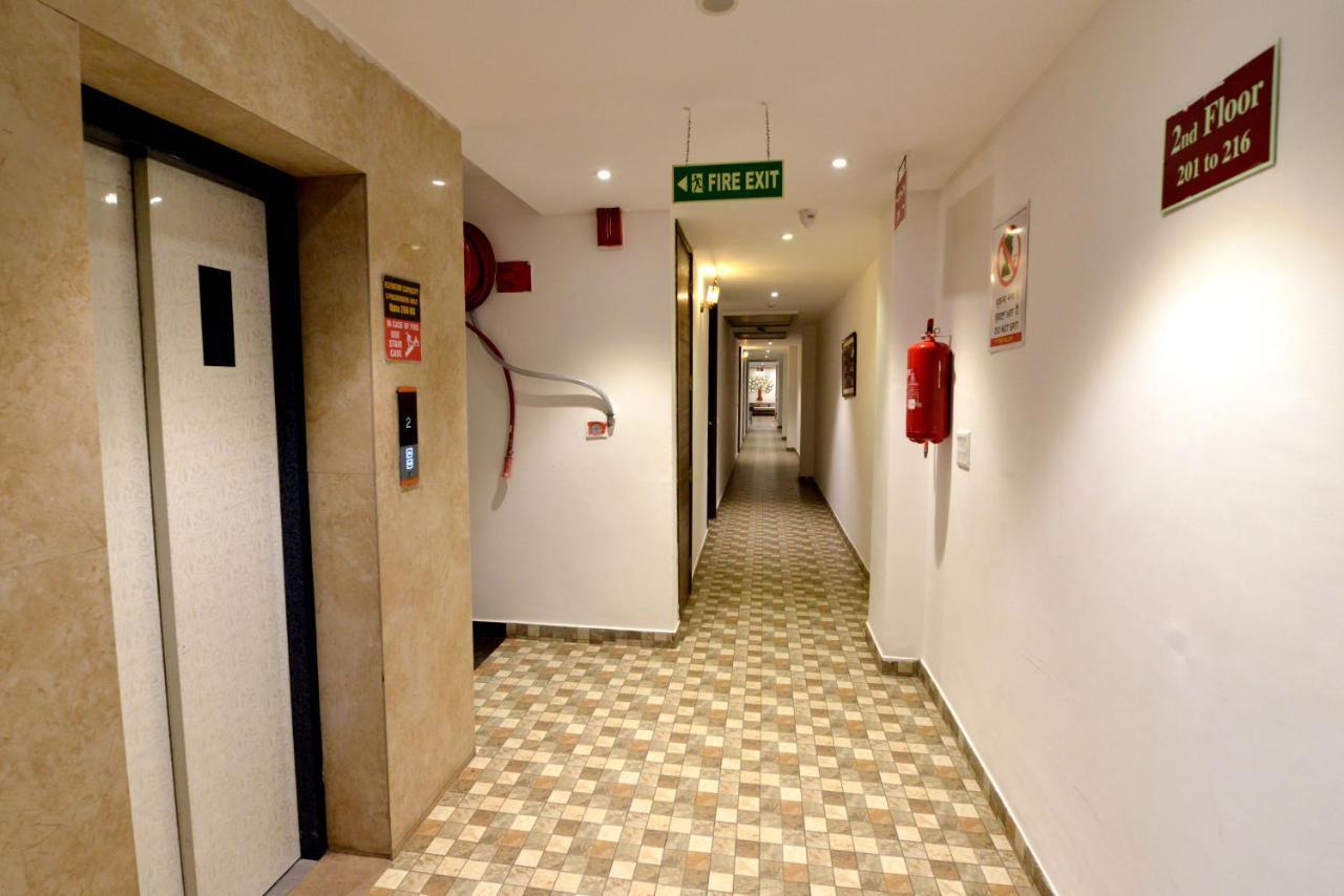 Hotel The Yellow Nayagaon Bagian luar foto