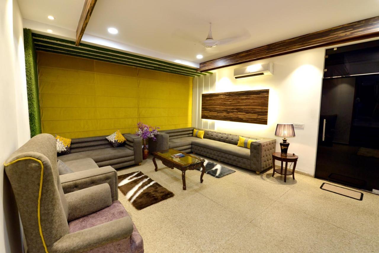Hotel The Yellow Nayagaon Bagian luar foto