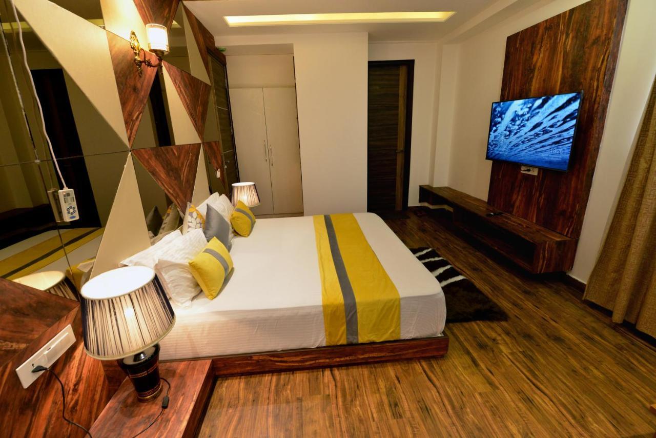 Hotel The Yellow Nayagaon Bagian luar foto
